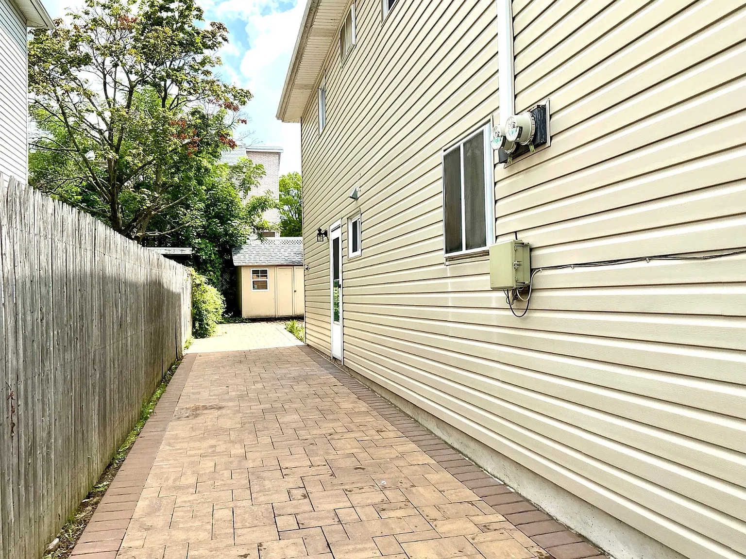 1 bed, 1.0 bath, $2,200 — Photo 2