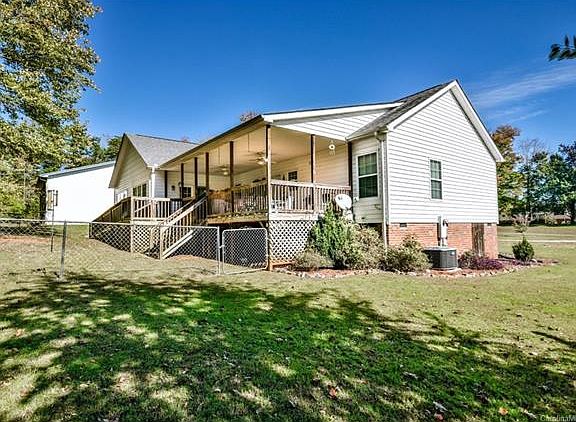 5th image of 136 Summertree Dr