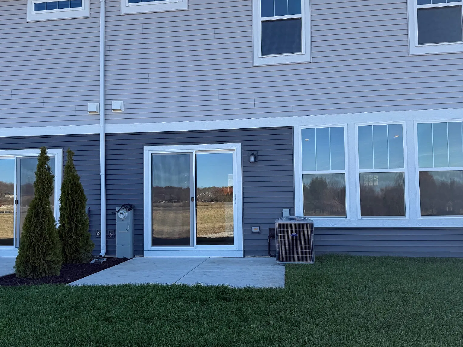 3 bed, 2.5 bath, 1767 sqft, $2,850 — Photo 2