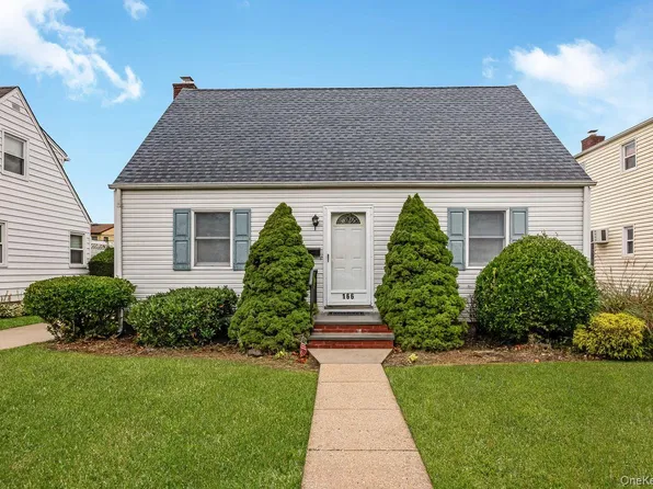 166 Cushing Avenue, Williston Park, NY 11596