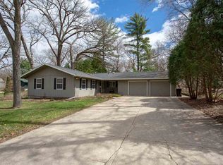 1722 W Ridgewood Dr, CEDAR FALLS, IA 50613