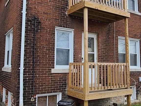 4th image of 3220 Clairmount Ave