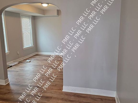 3rd image of 3135 Jasper St