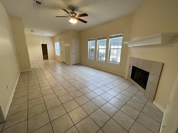 5th image of 622 Holleman Dr #622
