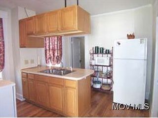 4th image of 1801 Pearcy Ave