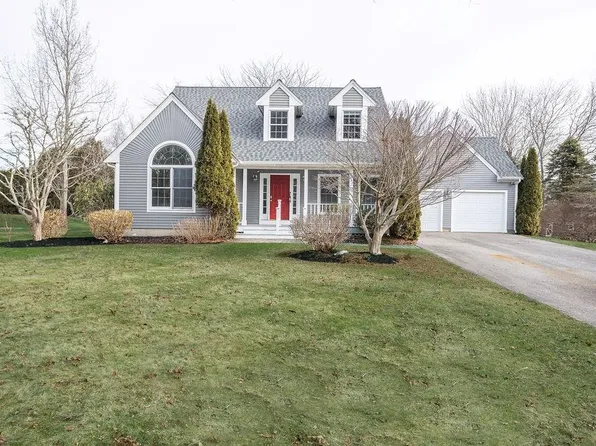 126 Mitchells Ln, Portsmouth, RI 02871