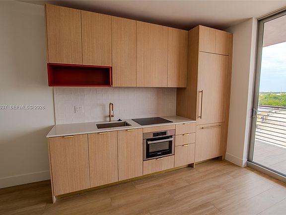 5th image of 90 NE 32nd St #824