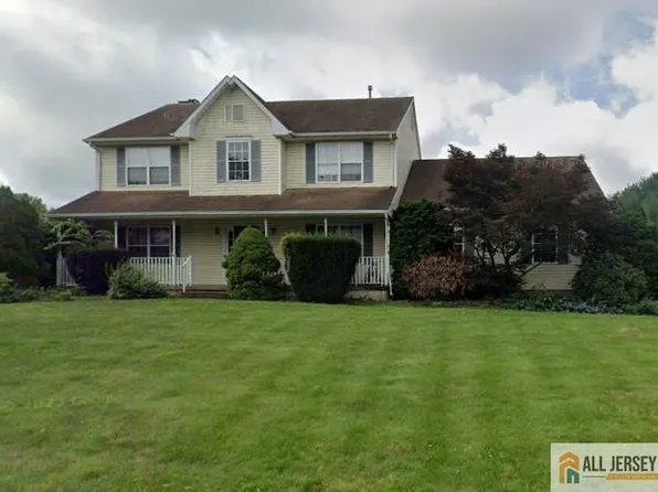 4 Staudt Ct, Somerset, NJ 08873