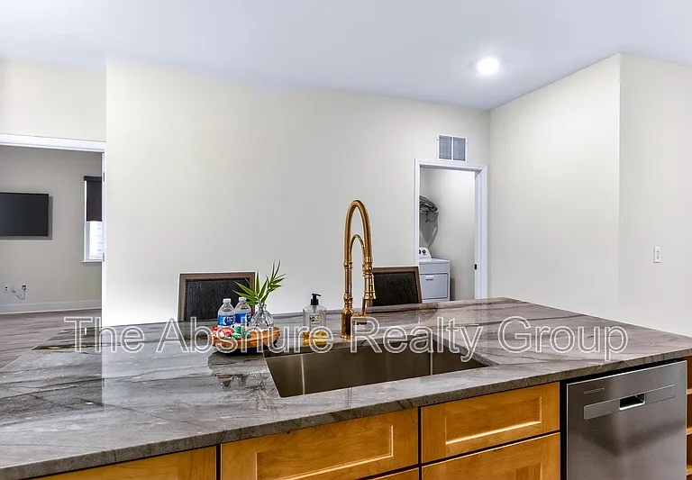 806 Dorset Stream Dr — Photo 10