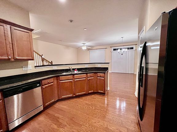5th image of 1009 Remington Oaks Cir