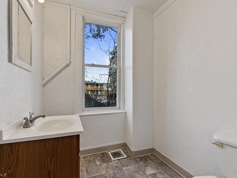 217 W College Ave — Photo 10