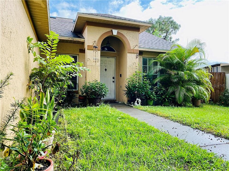 2nd image of 2903 Twin Oaks Dr