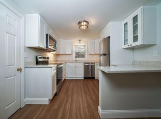11 Apple St, Essex, MA 01929