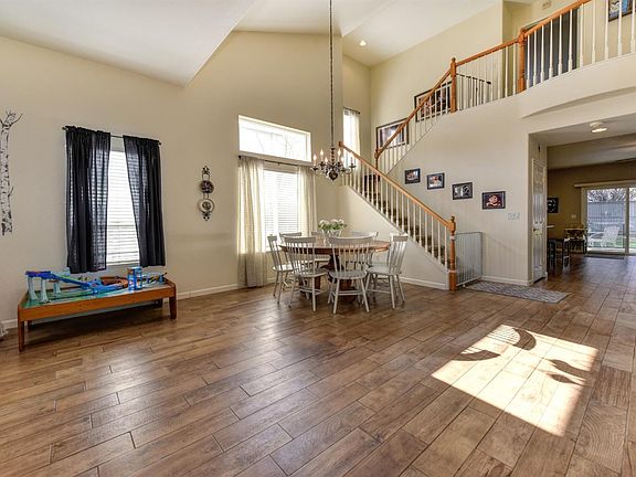 4th image of 9682 Dublin Bay Ct