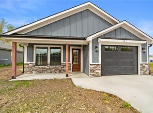 607 W Dryden St, Odessa, MO 64076