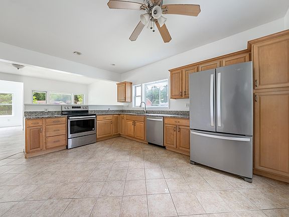 4th image of 243 Brookwood Rd Unit 1