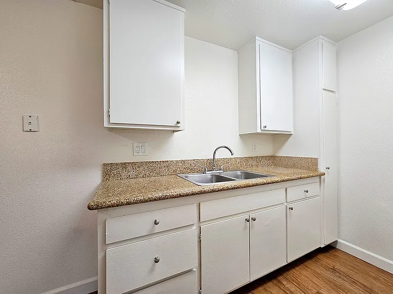 Vista Bella Apartment Homes — Photo 35