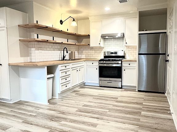 4th image of 1819 N Denver Ave #1/2