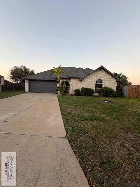 3 bed, 2.0 bath, 1395 sqft, $1,950 — Photo 3