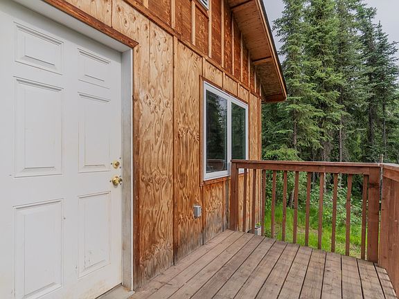 5th image of 1123 Farmers Loop Rd