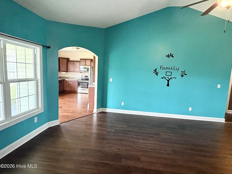 311 Aquamarine Cir — Photo 10