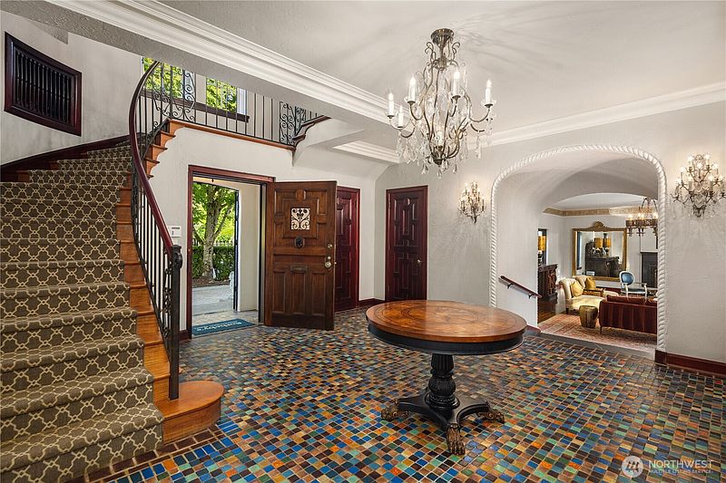 4th image of 1625 Federal Avenue E