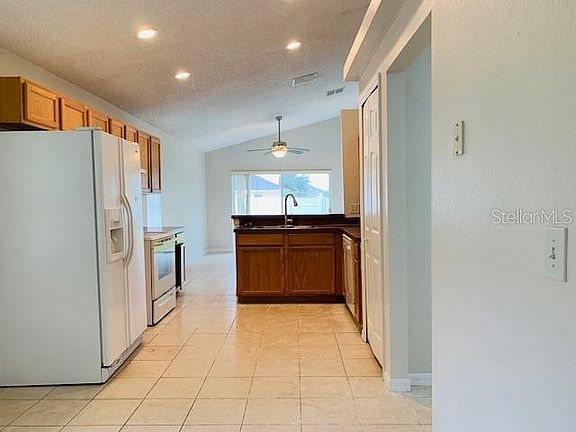 5th image of 317 Dalton Ct