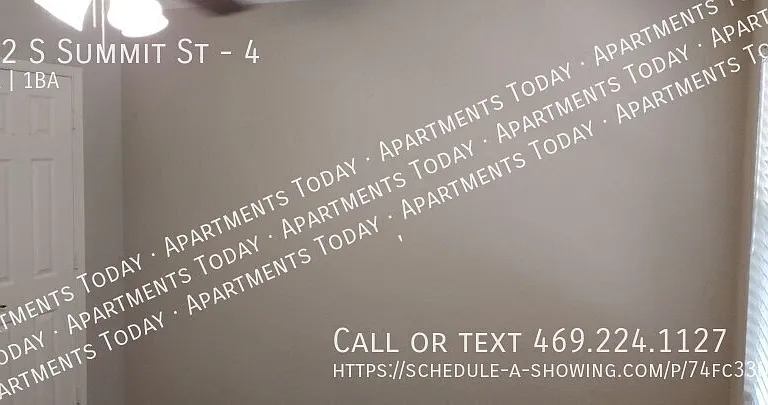 112 S Summit St #4 — Photo 8