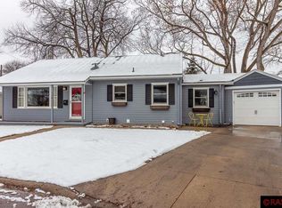 720 Gwyn Dr, Mankato, MN 56001