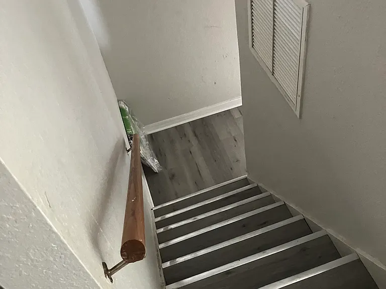 910 W Millard Ct — Photo 17