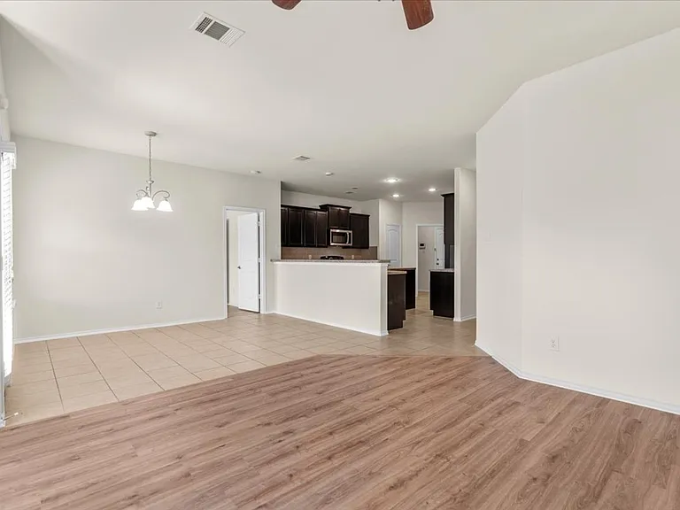 1729 Park Trails Blvd — Photo 8