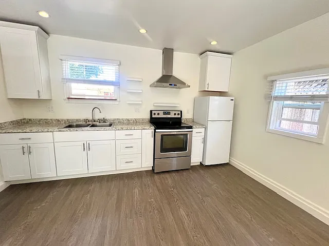 1261 Edison St #A — Photo 2