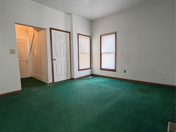 4th image of 54 Spring St