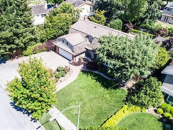 4th image of 1746 Lorenzen Dr