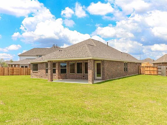 Located on 1212 in Laurel Park - 60's in Spring, TX