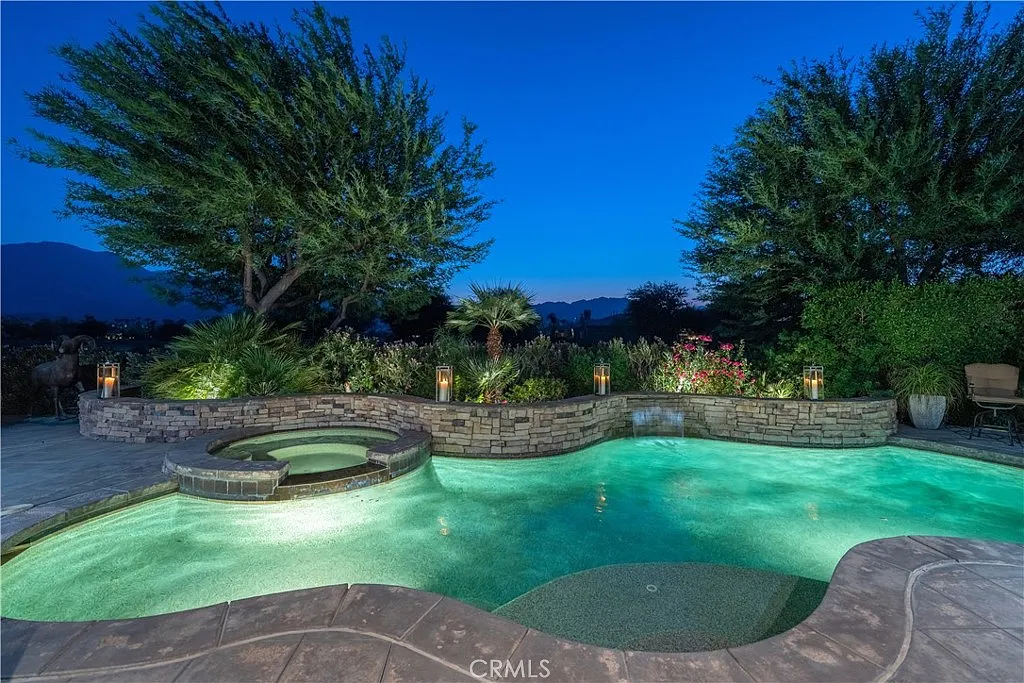 4 bed, 4.5 bath, 3905 sqft, $15,000 — Photo 2