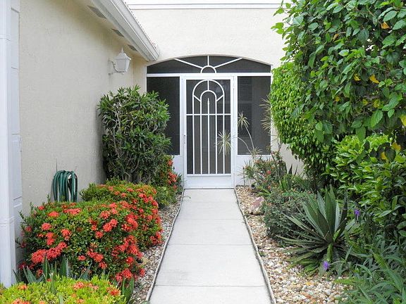 SCREENED ENTRANCE