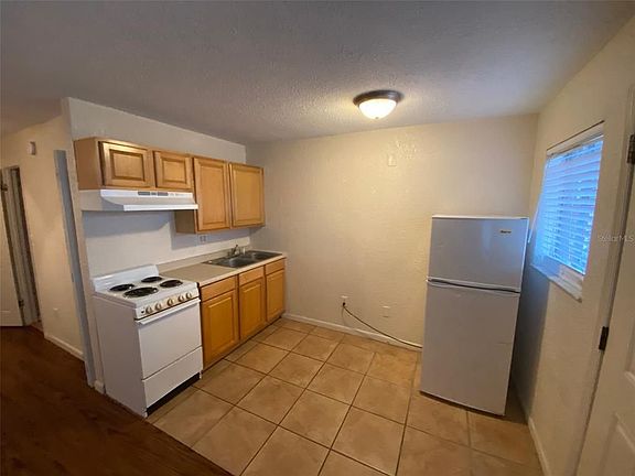 2nd image of 412 S Aurora Ave APT 1