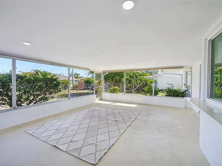6735 Keystone Dr — Photo 43