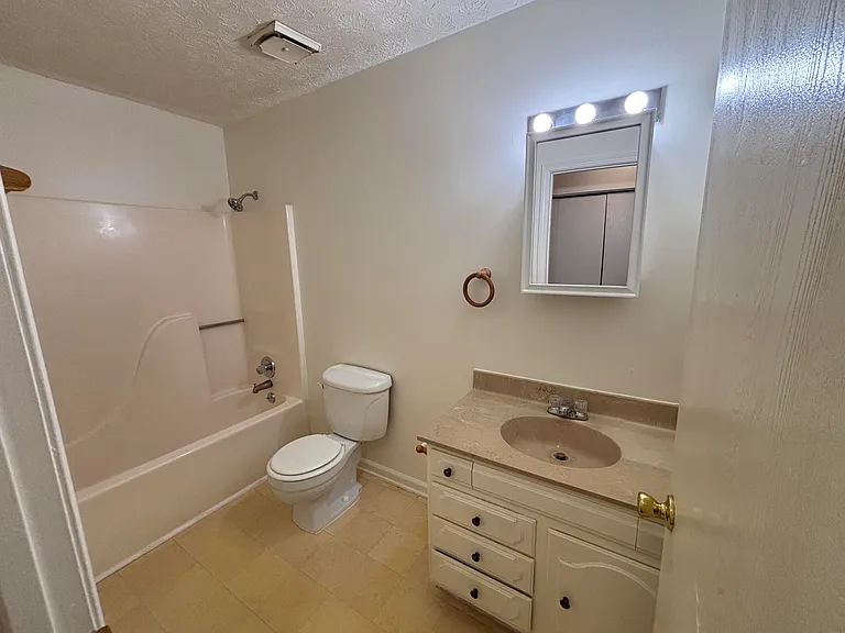 392 Pasadena Dr — Photo 10