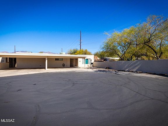 2nd image of 1030 N Caribe Ave