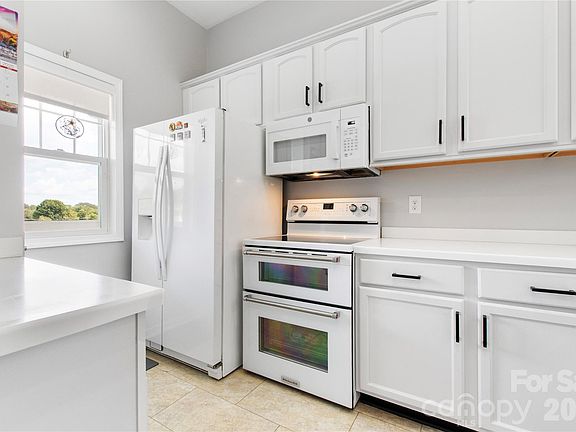 5th image of 111 White St #B