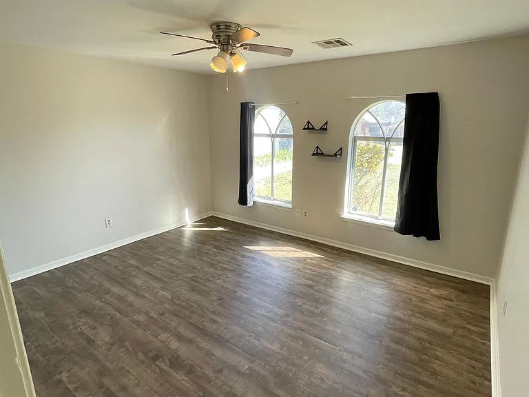 505 Pepperdine Ave — Photo 9
