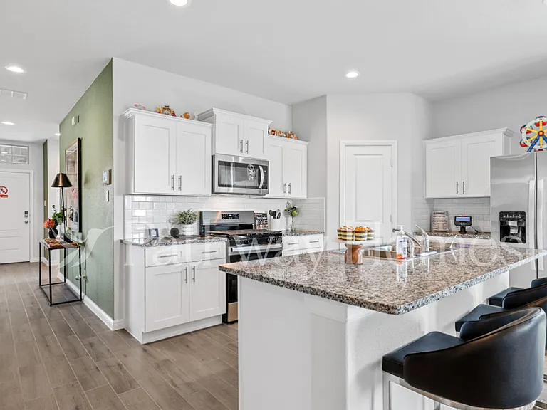 4300 Cario Ln — Photo 2