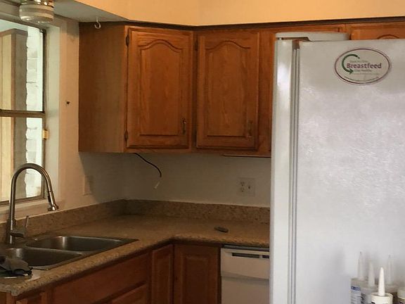 3rd image of 527 Lake Ave #1