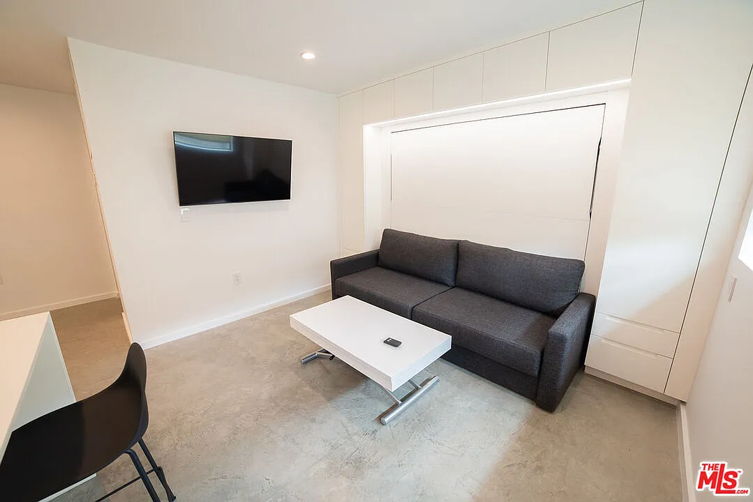 Studio, 14.0 bath, 450 sqft, $3,750 — Photo 4