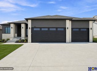 9011 Castle Pine Dr, Lincoln, NE 68516