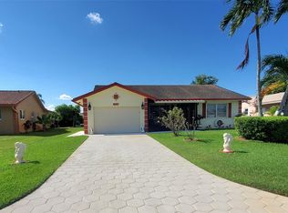 10407 NW 70th St, Tamarac, FL 33321