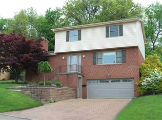 704 Reamer Ave, Carnegie, PA