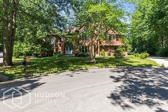 2nd image of 19 Ironwood Ct